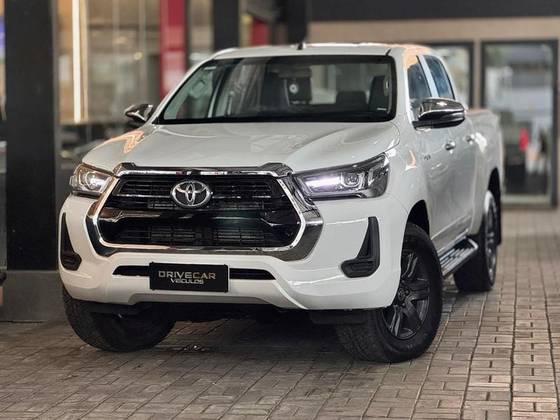TOYOTA HILUX 2.8 D-4D TURBO DIESEL CD POWER PACK 4X4 MANUAL